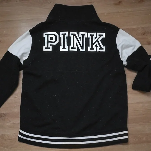 VS PINK OUTFIT 💖 - Picture 5 of 10